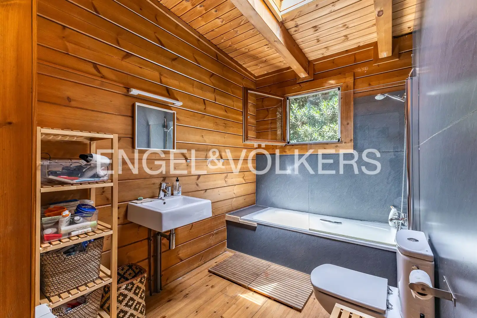 Baño de Casa o chalet en venta en Barcelona con Calefacción, Jardín privado y Parquet