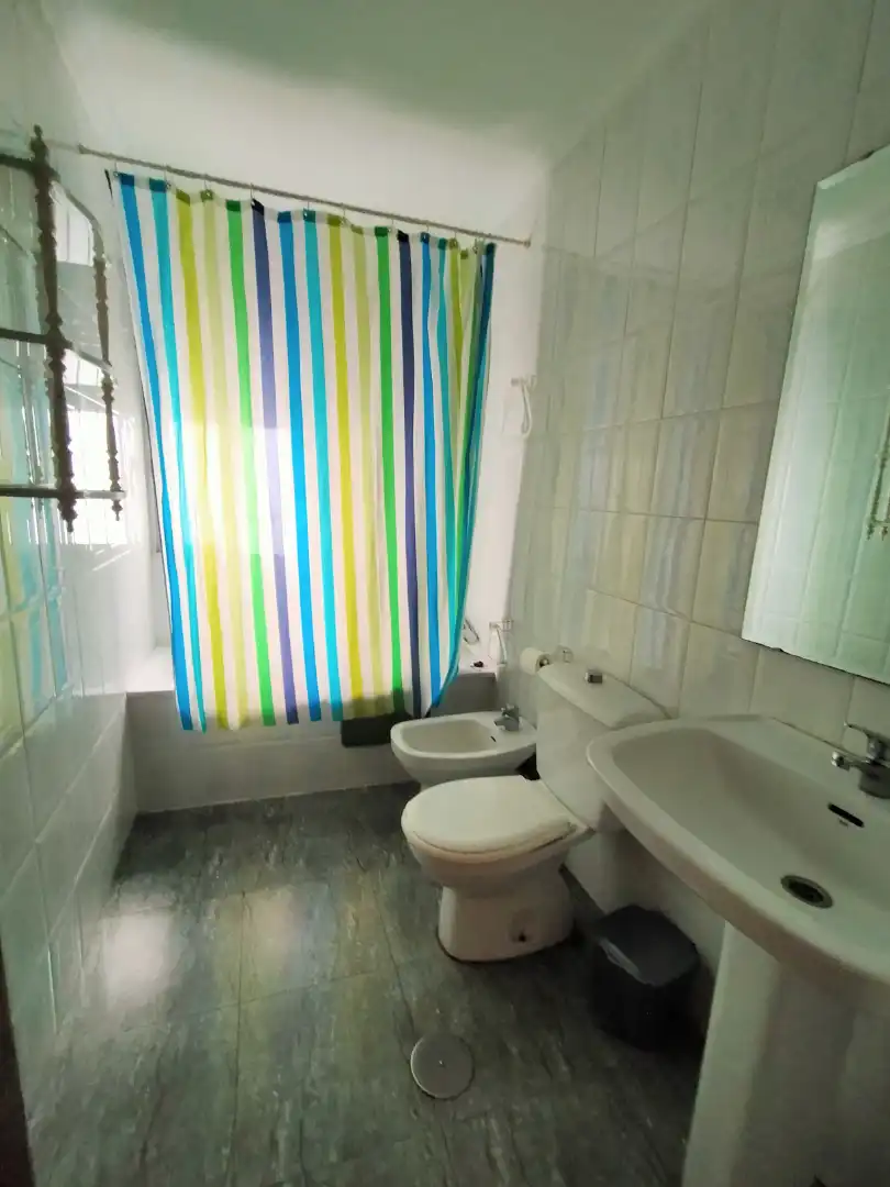 Baño de Piso de alquiler en Huelva con Calefacción, Terraza y Amueblado