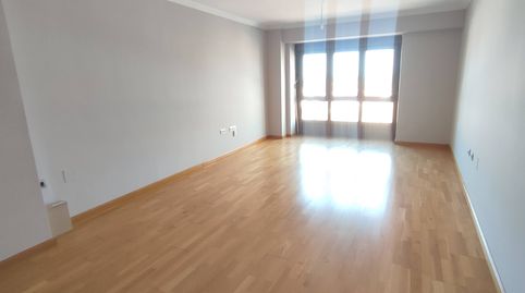 Foto 5 de Piso en venta en Calle Chalamandrin, Medina del Campo, Valladolid