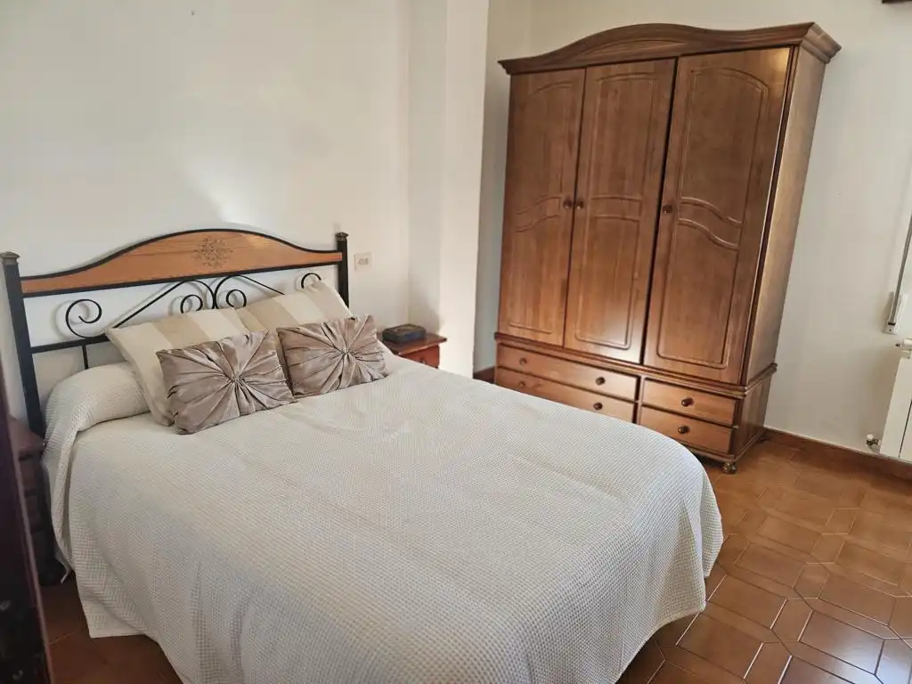 Dormitori de Casa o xalet en venda en Boiro amb Calefacció, Jardí privat i Parquet