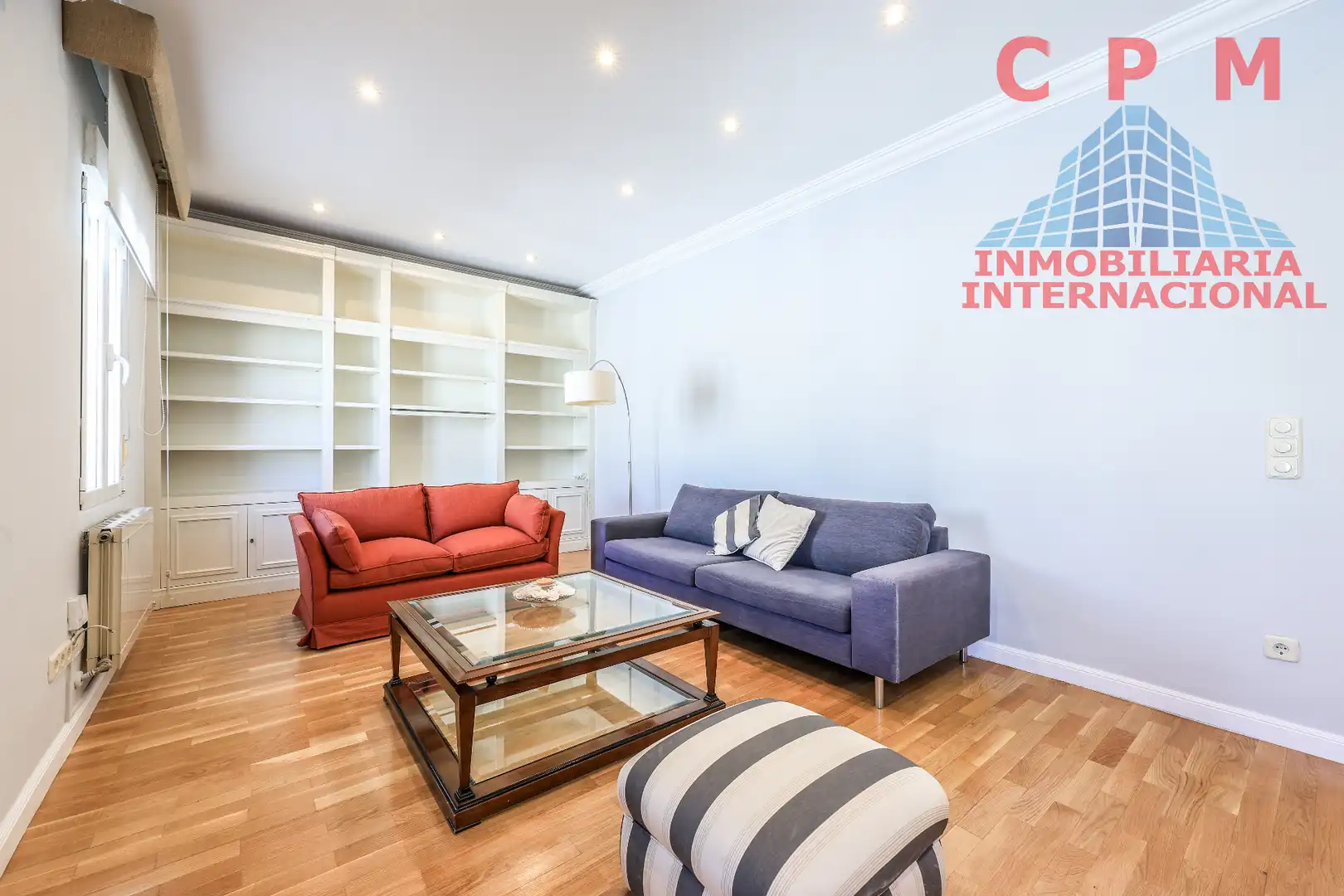 Living room of Flat for rent in Madrid  with Air Conditioner, Heating and Parquet flooring