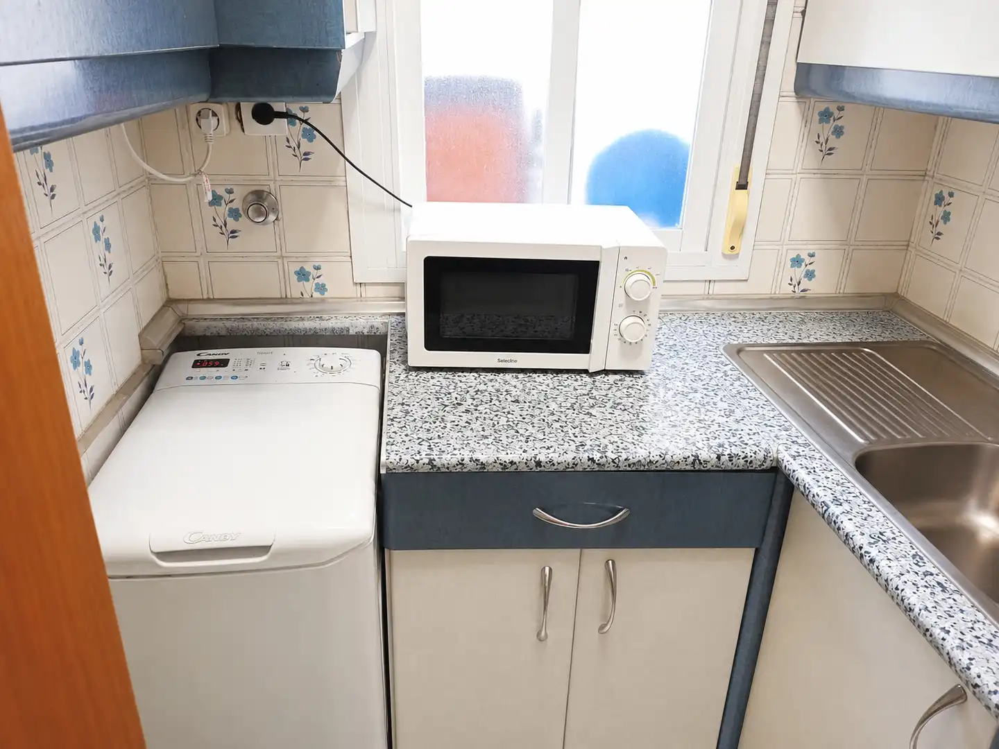 Kitchen of Apartments for sale in Madrid  with Air Conditioner, Washing machine and Microwave