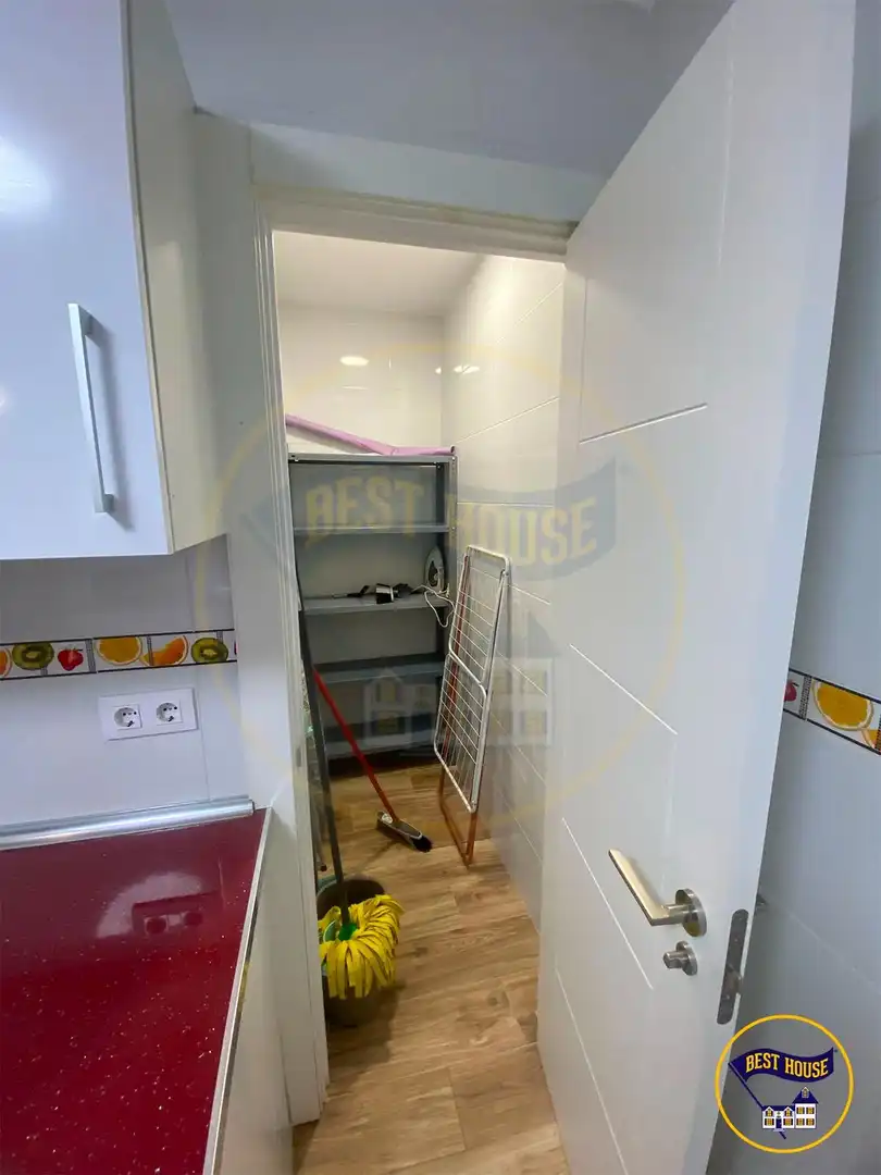 Kitchen of Flat for share in Cuenca  with Air Conditioner, Heating and Parquet flooring