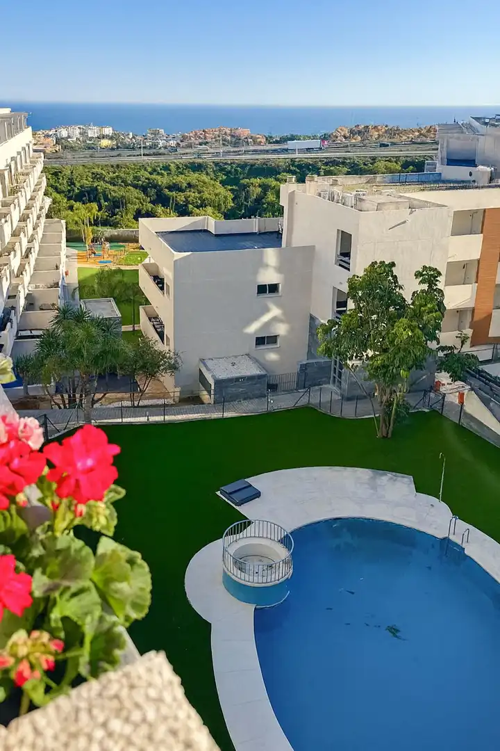 Vista exterior de Dúplex en venda en Mijas amb Aire condicionat, Calefacció i Piscina
