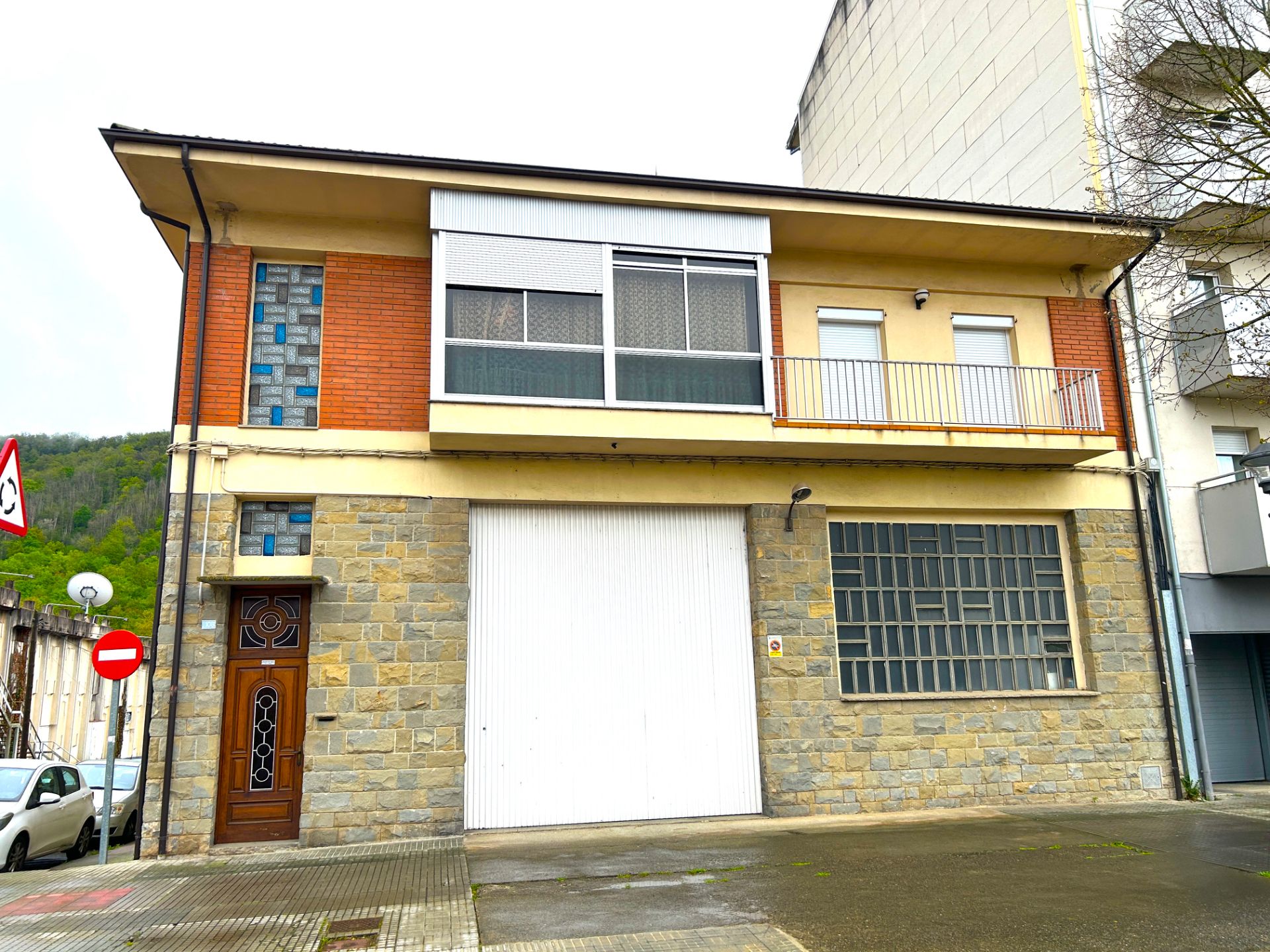 Vista exterior de Casa o chalet en venta en Olot con Calefacción, Terraza y Trastero