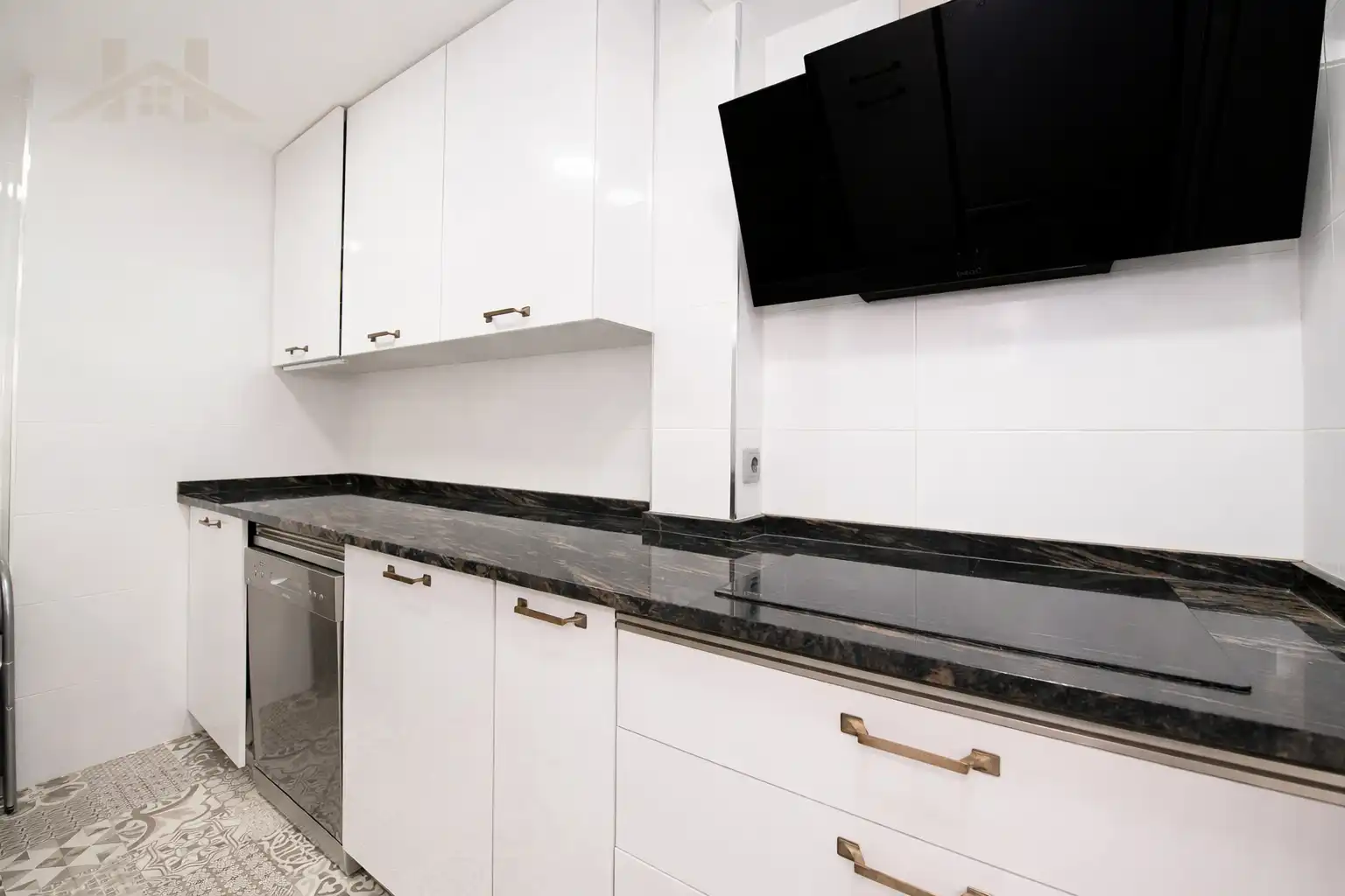 Kitchen of Flat for sale in Alcobendas  with Air Conditioner, Heating and Parquet flooring