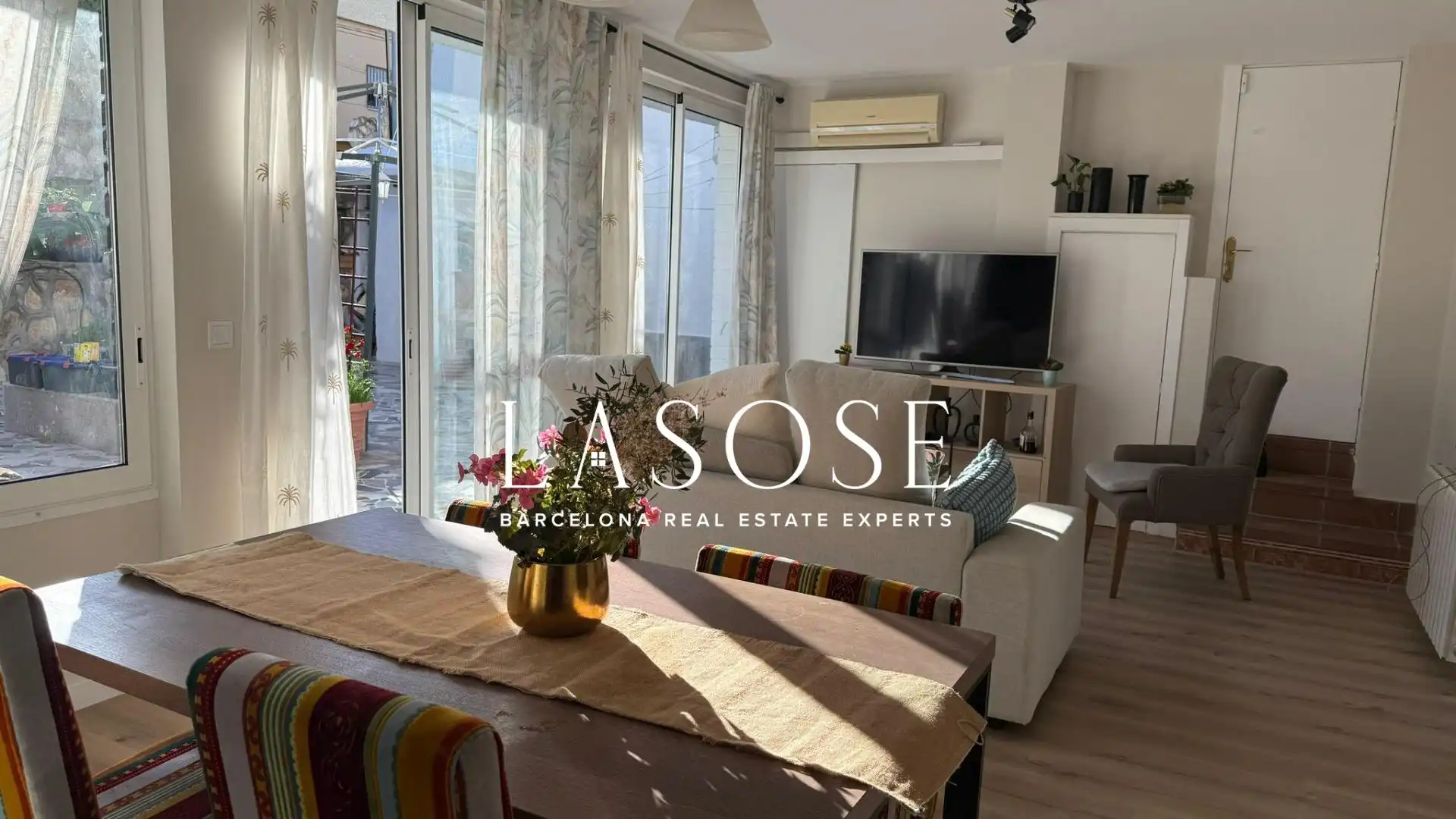 Wohnzimmer von Wohnung zur Miete in Vilanova i la Geltrú mit Klimaanlage, Terrasse und Möbliert