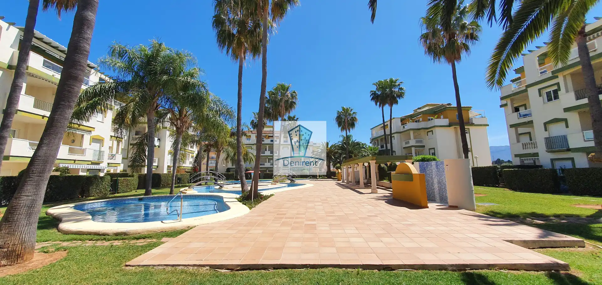 Vista exterior de Apartamento de alquiler en Dénia con Aire acondicionado, Calefacción y Terraza