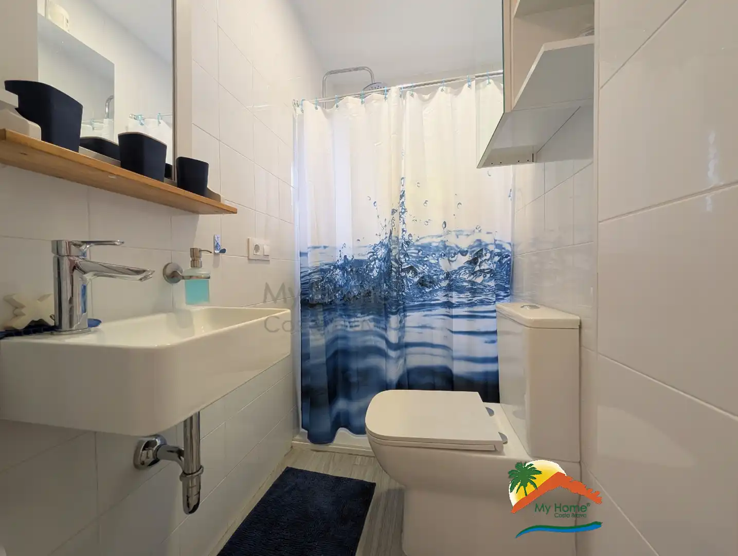Bany de Casa o xalet en venda en Lloret de Mar amb Jardí privat, Terrassa i Piscina