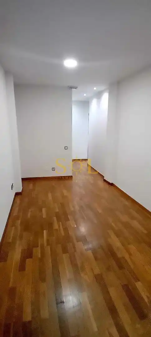 Office space with terrace for sale in Calle Covadonga, imagen 23