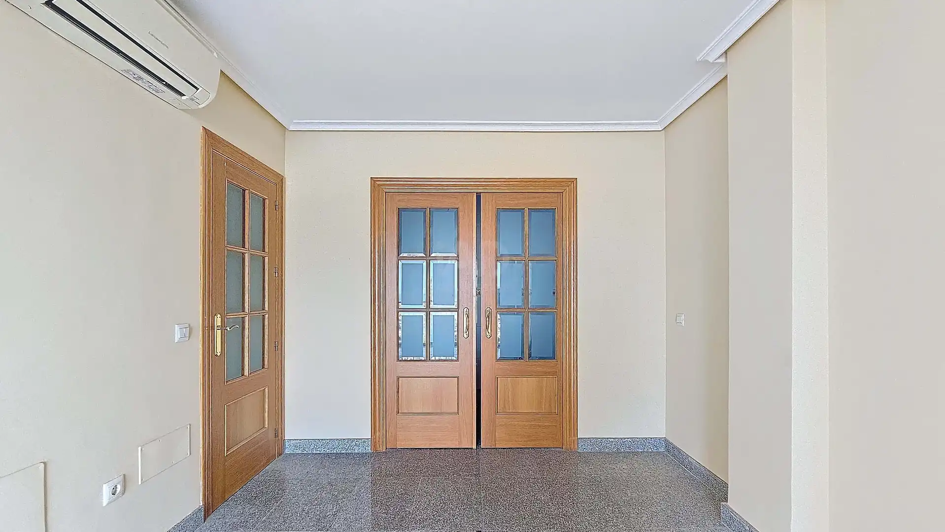 Piso en venta en Roquetas de Mar con Aire acondicionado y Terraza