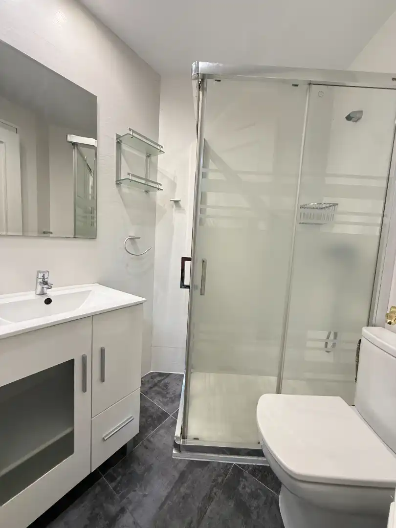 Baño de Piso en venta en Bilbao  con Calefacción y Amueblado