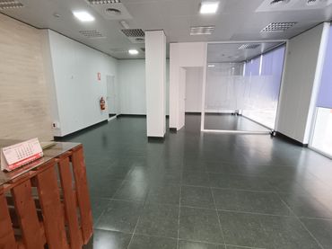 Local comercial de lloguer a Aguilas