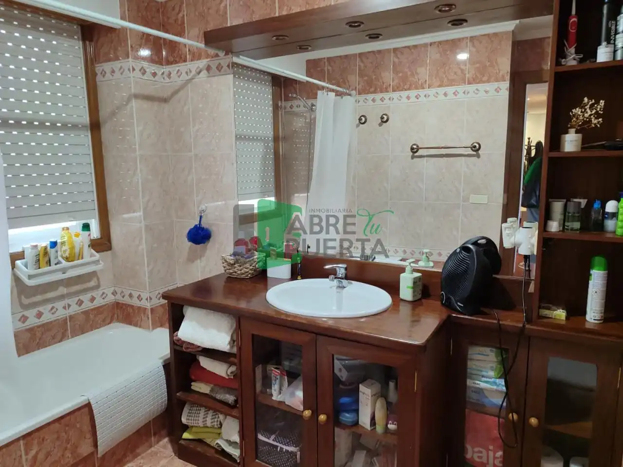 Bathroom of Duplexes for sale in Ourense Capital   with Heating, Parquet flooring and Storage room