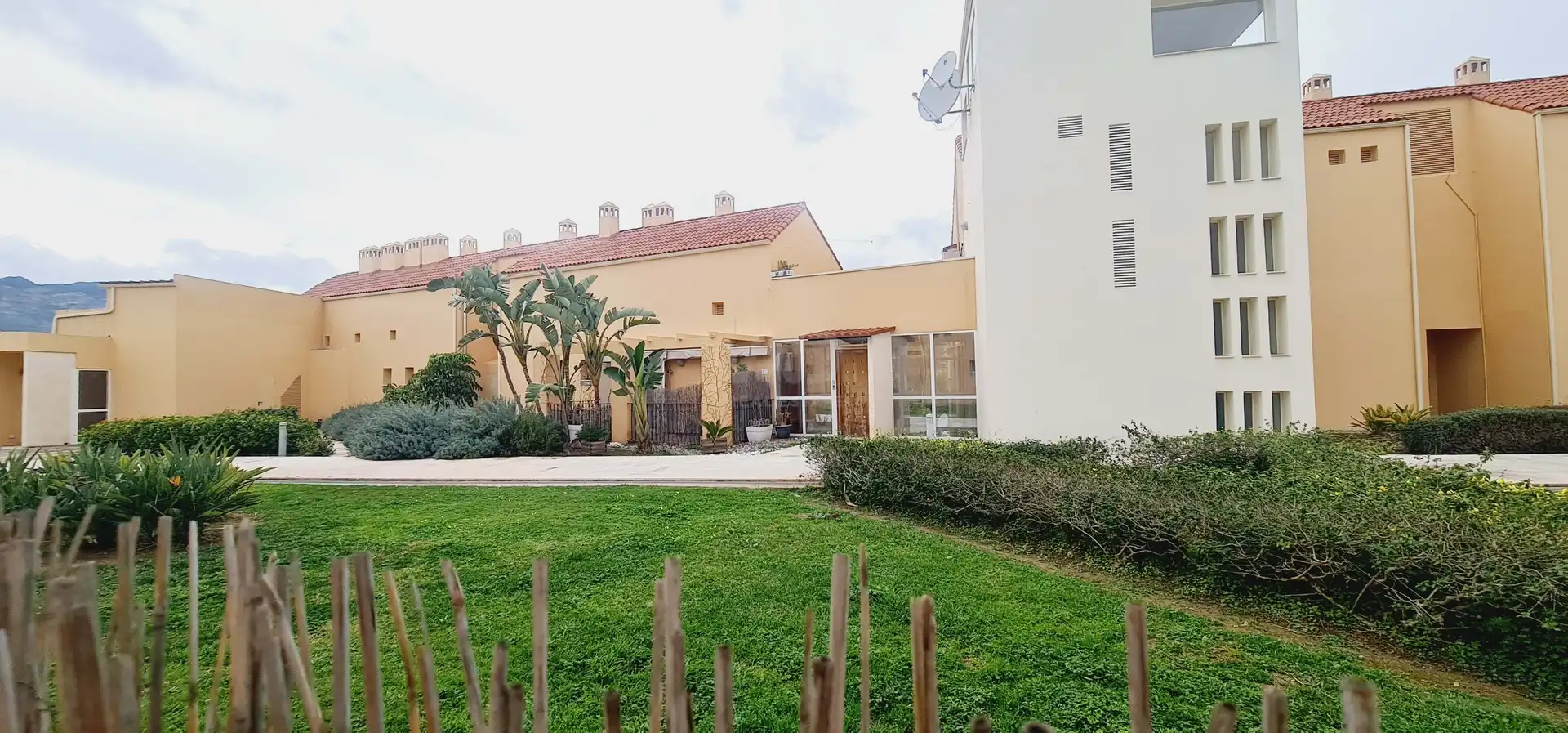Vista exterior de Ático en venta en Alhaurín de la Torre con Aire acondicionado, Calefacción y Terraza