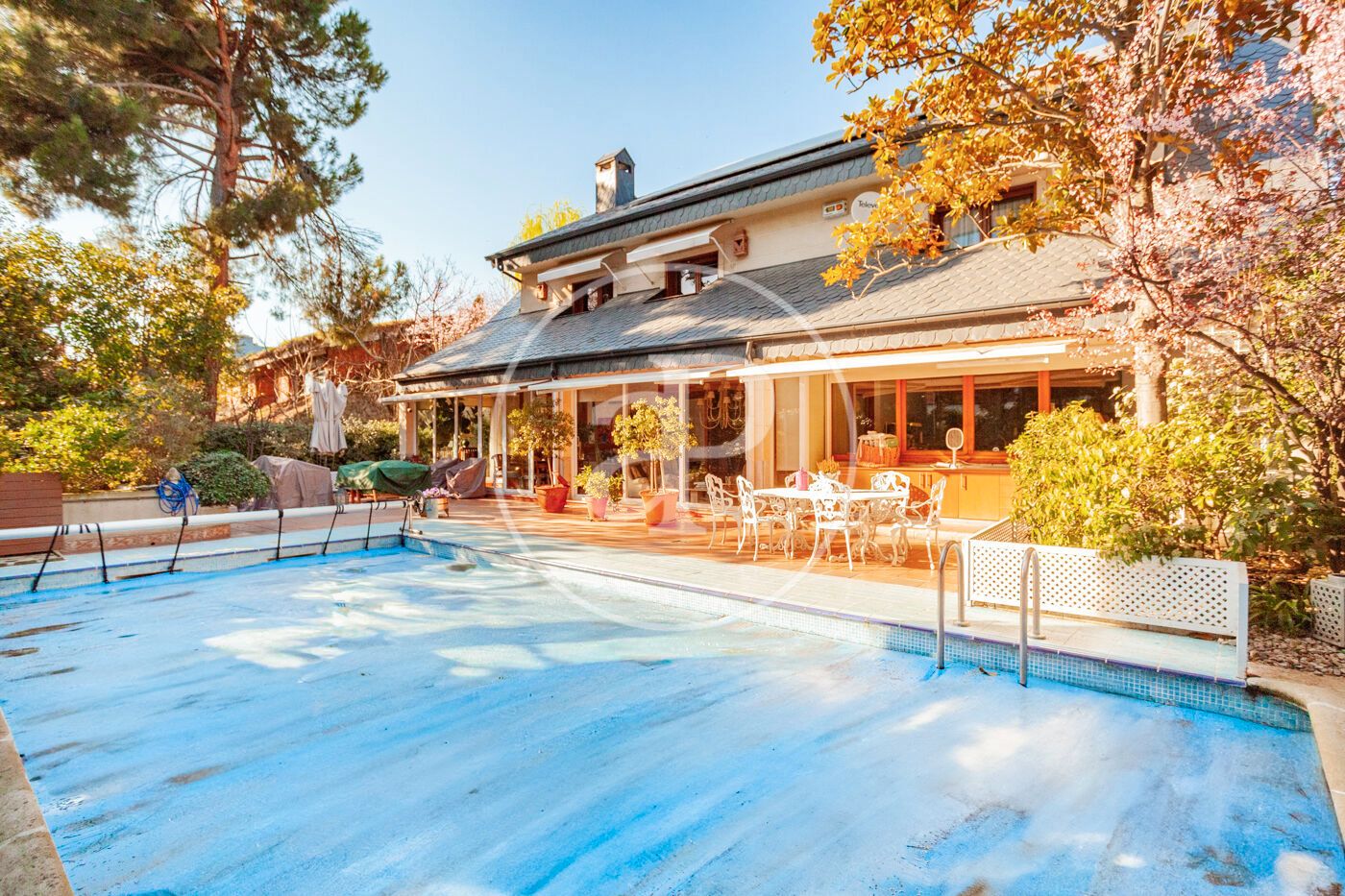 Exterior view of Houses for sale in Pozuelo de Alarcón  with Air Conditioner, Heating and Private garden