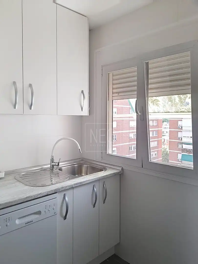Cuina de Pis en venda en Madrid amb Calefacció, Parquet i Terrassa