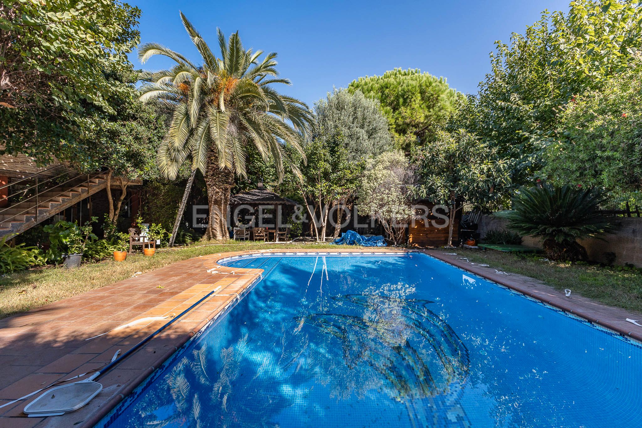 Piscina de Casa adosada en venda en Castellar del Vallès amb Calefacció