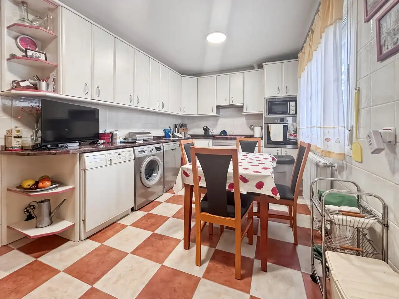 Cuina de Casa o xalet en venda en Galapagar amb Calefacció, Jardí privat i Parquet