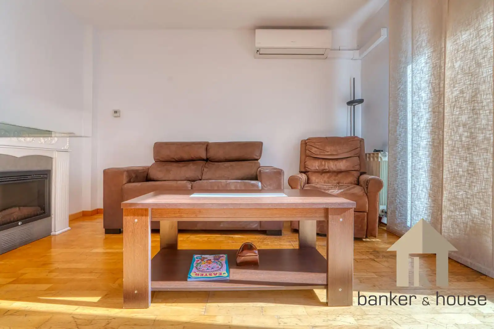 Sala d'estar de Casa adosada en venda en Cerdanyola del Vallès amb Aire condicionat, Calefacció i Terrassa