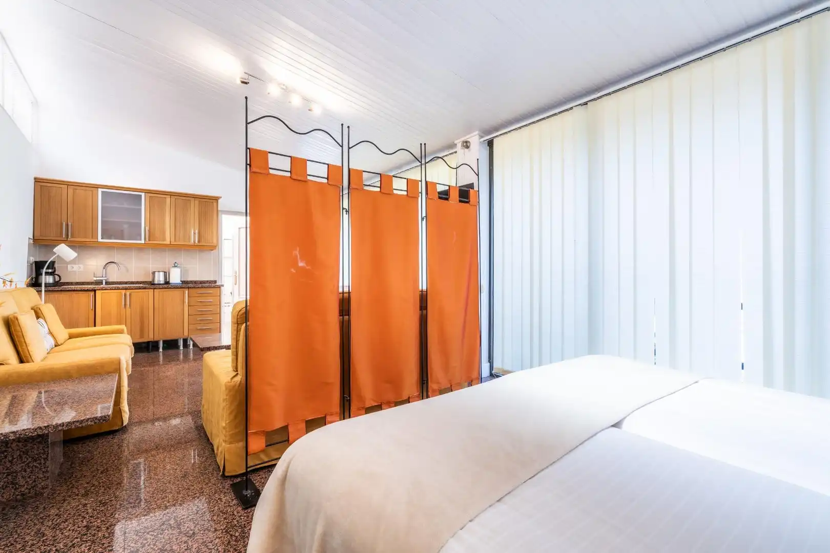 Dormitori de Casa o xalet en venda en Guía de Isora amb Aire condicionat, Jardí privat i Terrassa