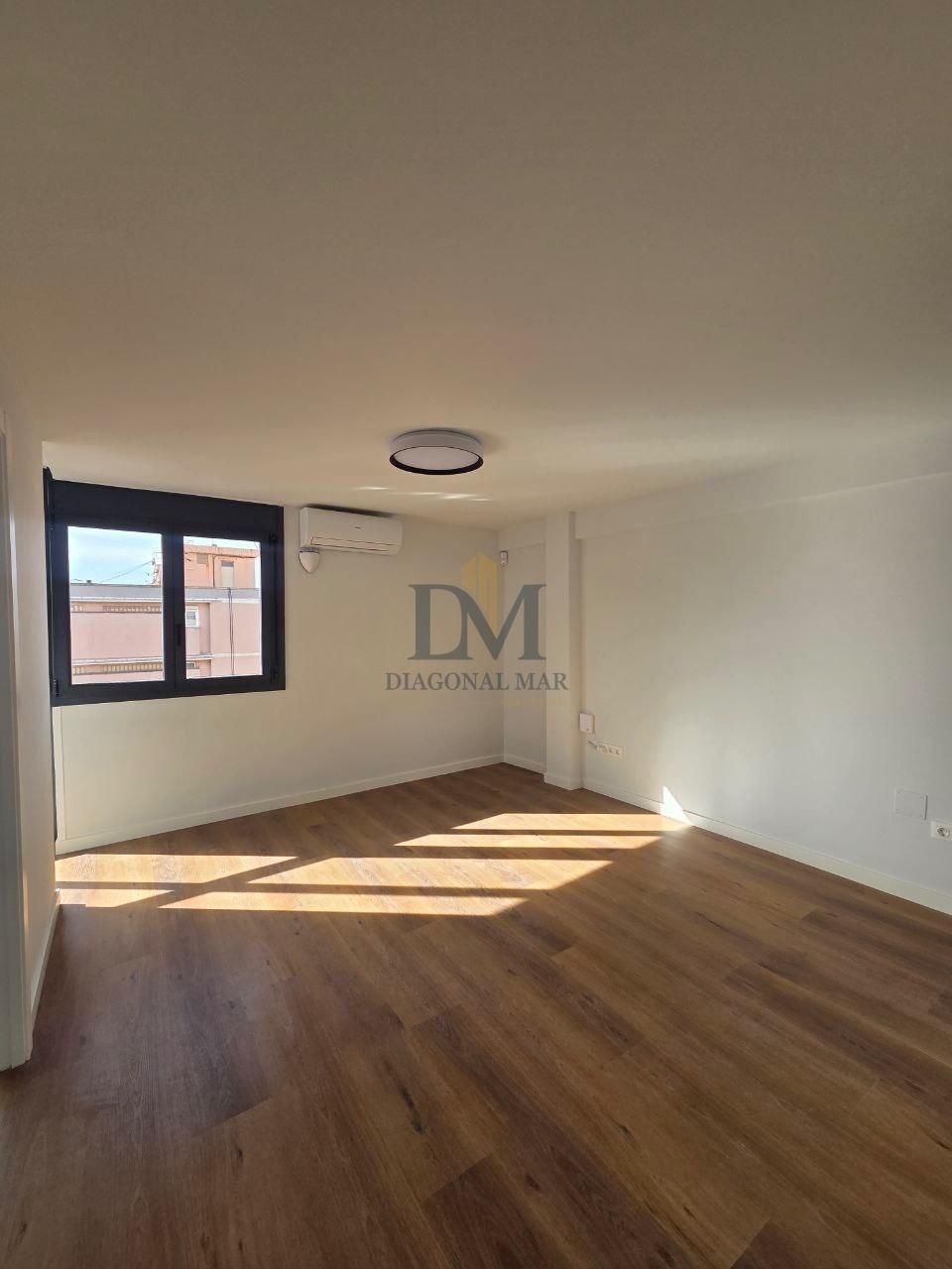 Dormitori de Àtic en venda en  Barcelona Capital amb Aire condicionat, Parquet i Balcó