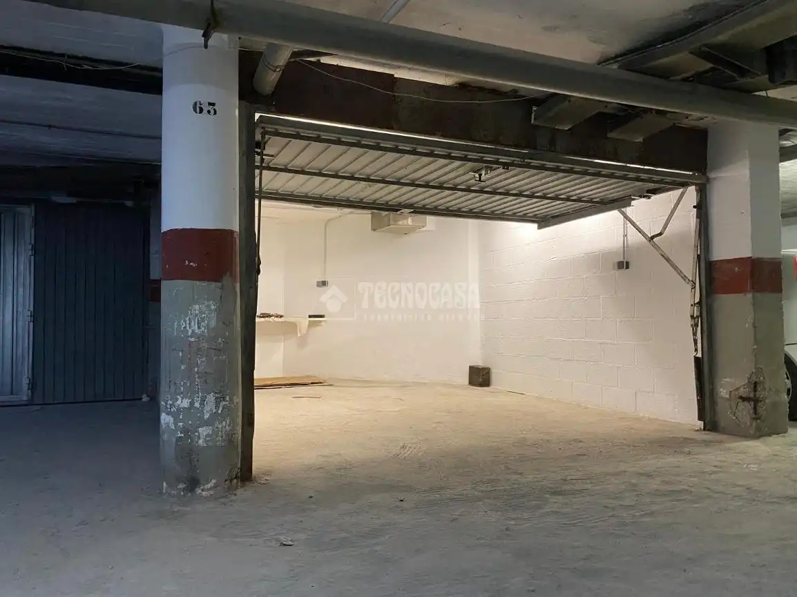 Garage zum Verkauf in Manilva