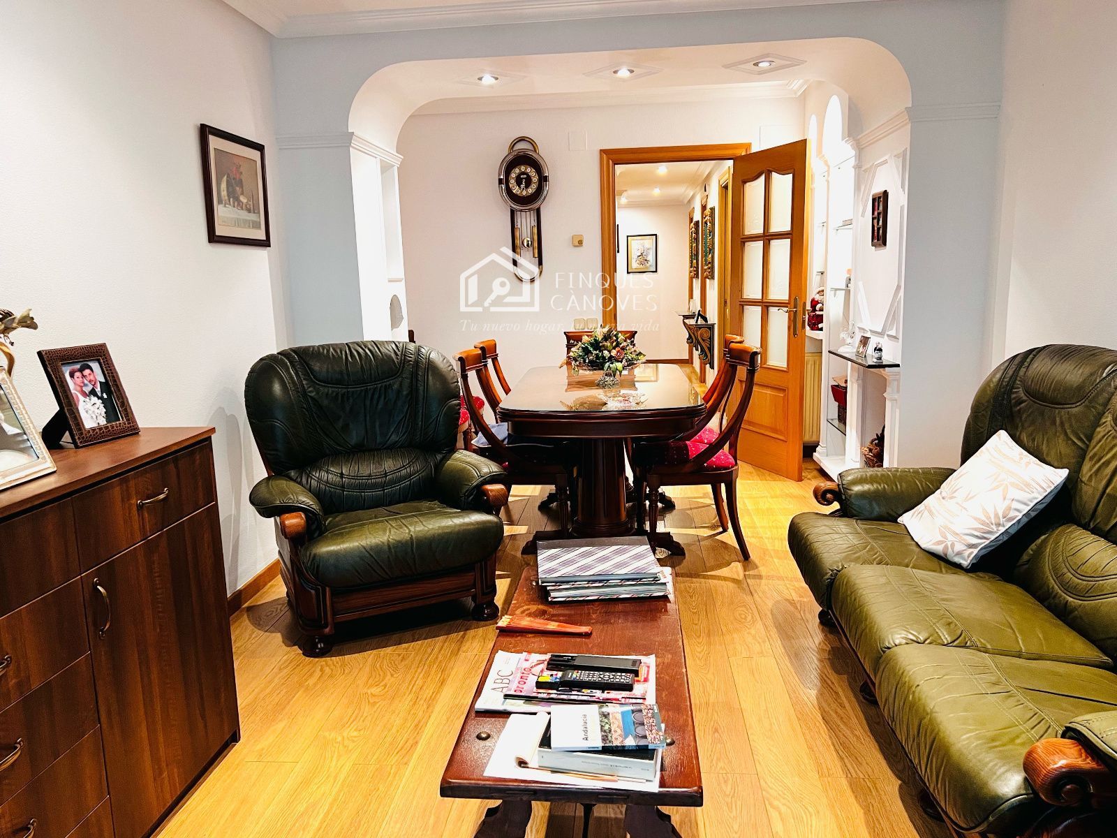 Living room of Flat for sale in Girona Capital  with Air Conditioner, Heating and Parquet flooring