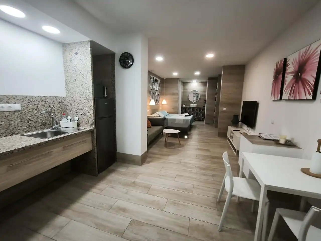 Sala d'estar de Estudi de lloguer en Málaga amb Aire condicionat i Moblat