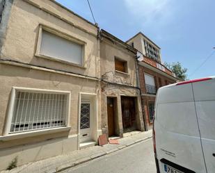 Exterior view of Single-family semi-detached for sale in Sabadell