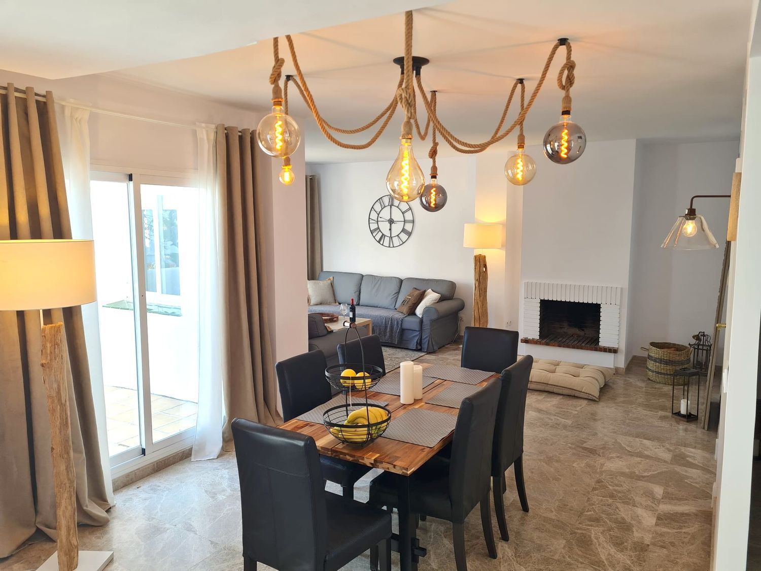 Menjador de Pis en venda en Marbella amb Aire condicionat i Calefacció