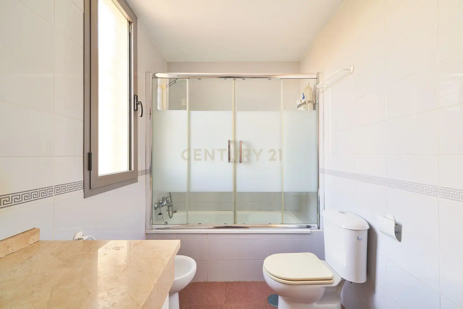 Bathroom of Houses for sale in Fuengirola  with Private garden, Alarm and Community pool