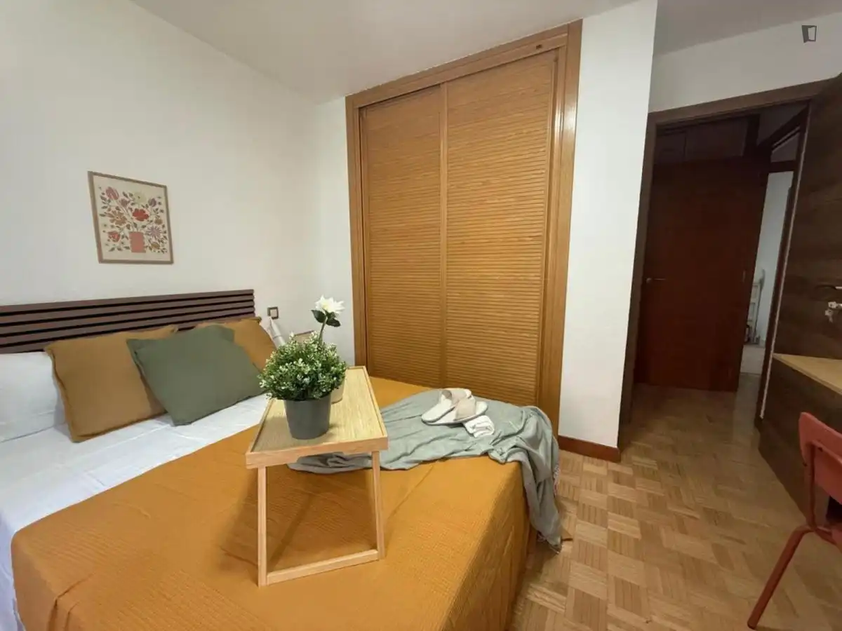 Dormitori de Apartament per a compartir en Fuenlabrada amb Aire condicionat, Moblat i Forn