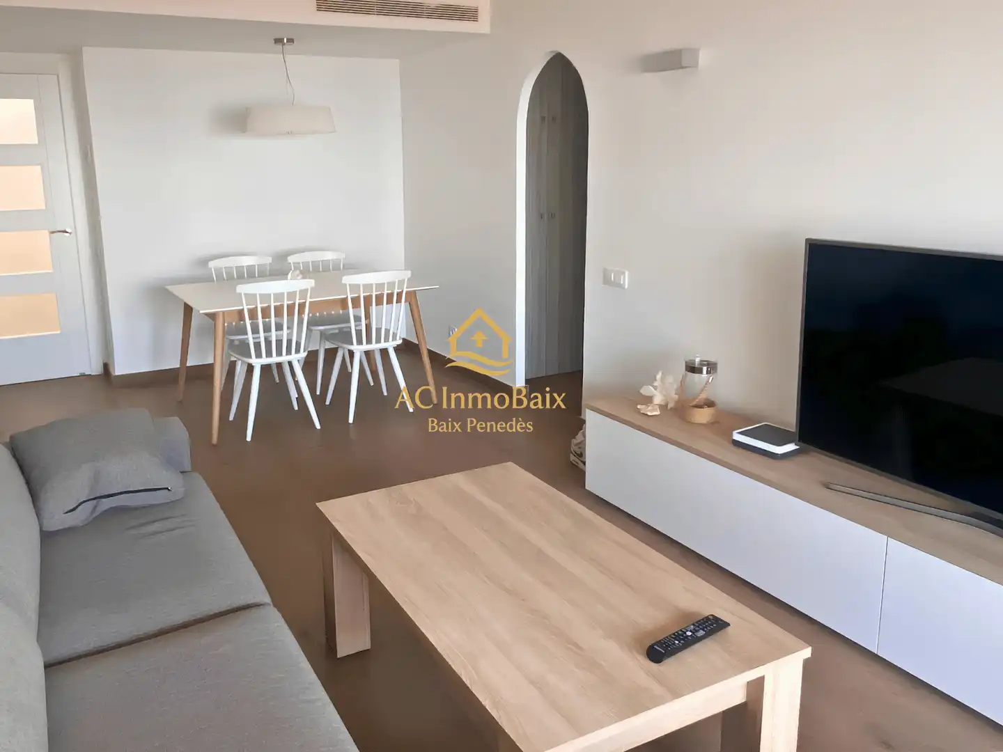Sala d'estar de Apartament en venda en Calafell amb Aire condicionat, Terrassa i Traster