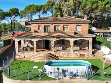 Casa amb jardí en venda a Carrer Carrer Congost