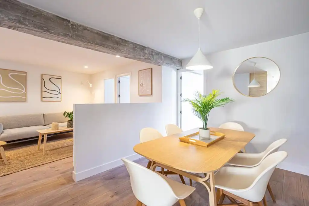 Room in Calle del Arroyo, 30, Valdeacederas