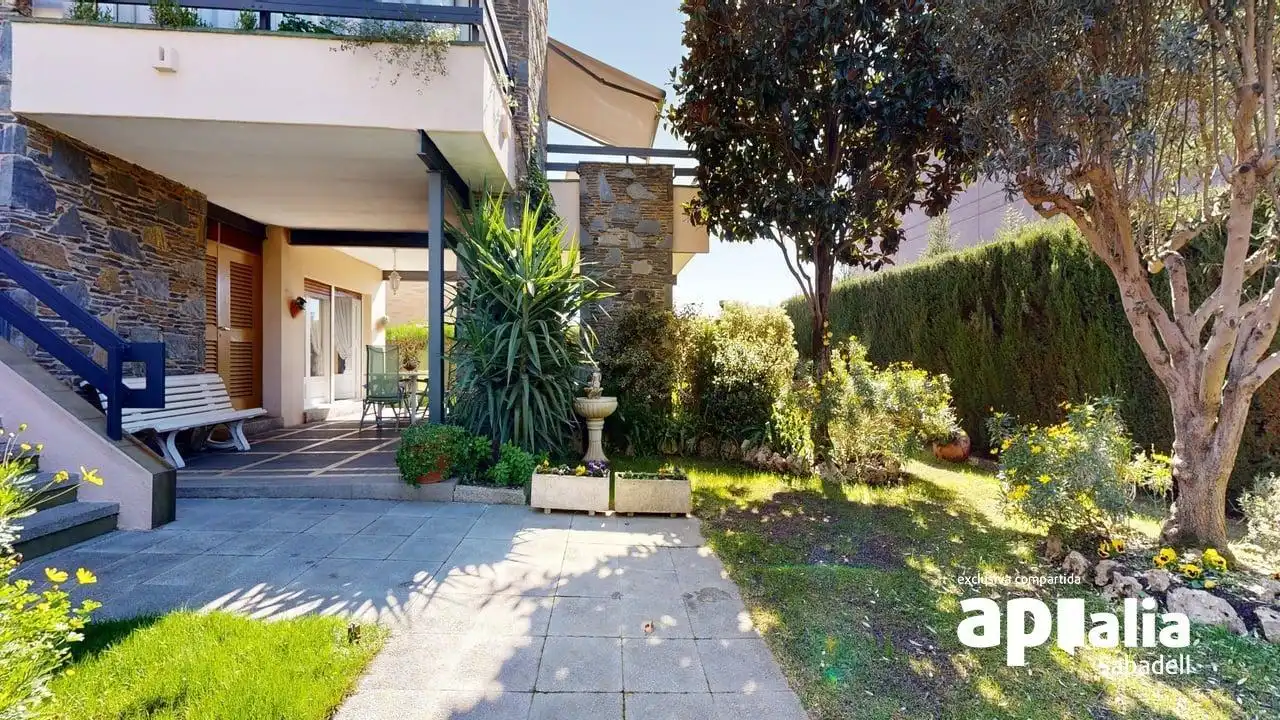 Jardí de Casa o xalet en venda en Barberà del Vallès amb Calefacció, Jardí privat i Terrassa