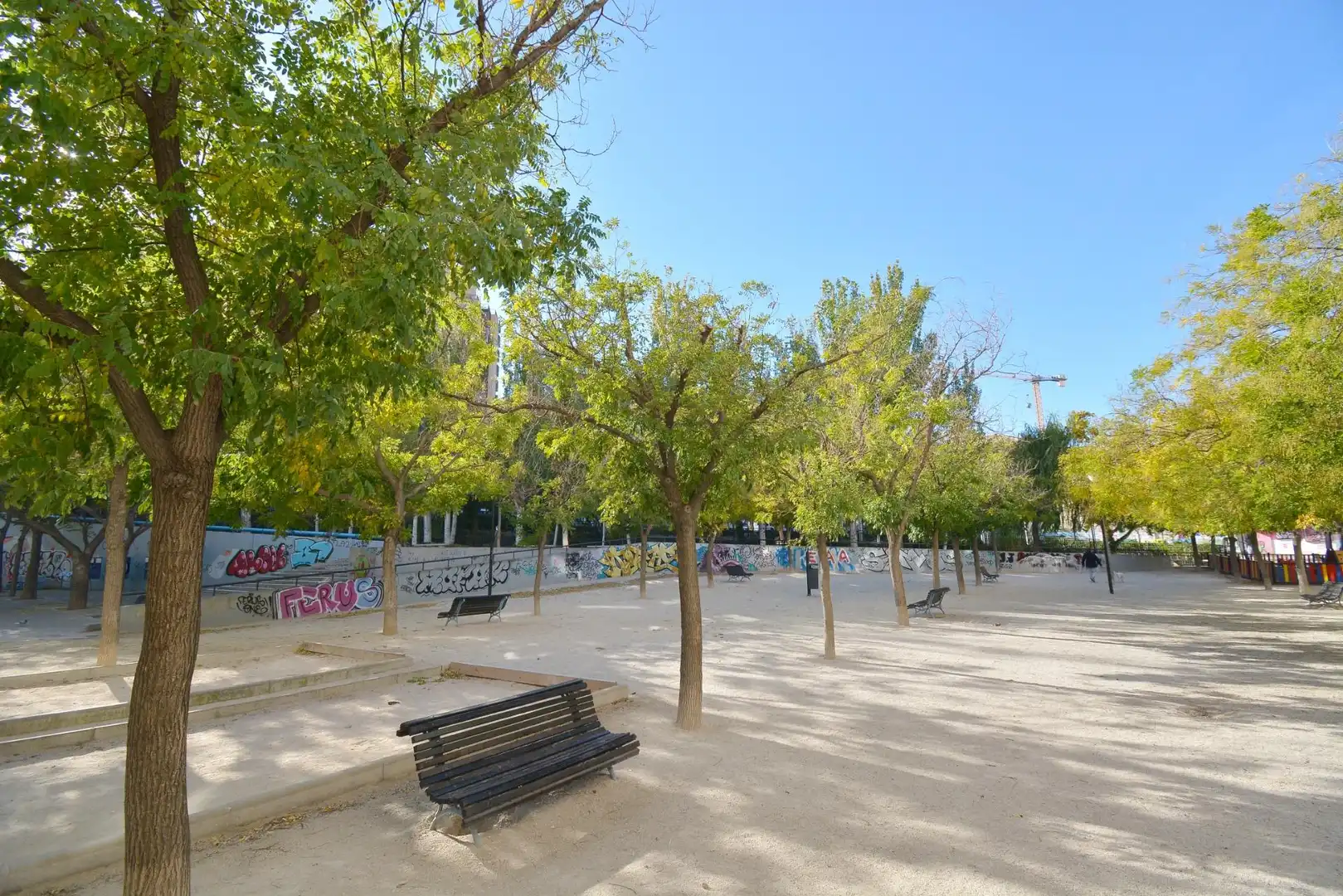 Außenansicht von Wohnung zum Verkauf in Zaragoza mit Klimaanlage und Heizung