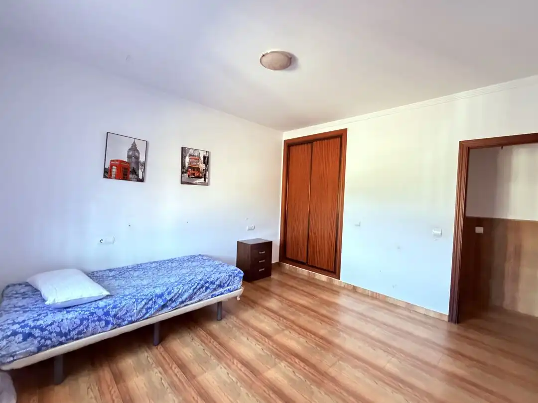Habitación de Casa o chalet de alquiler en Periana con Terraza y Piscina