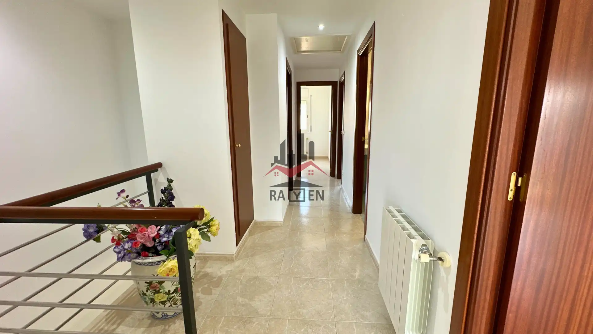 Houses for sale in del Poeta Apel·les Mestres, Poble Nou - Olivar Gran