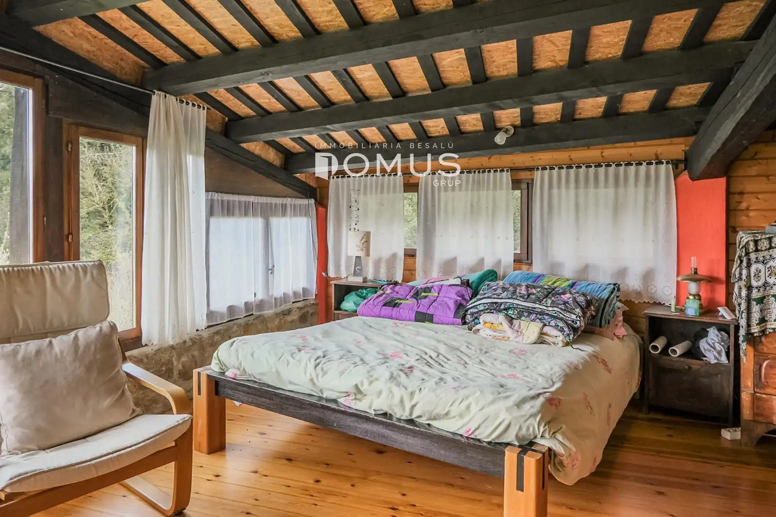 Habitación de Finca rústica en venta en Santa Pau con Calefacción, Parquet y Piscina