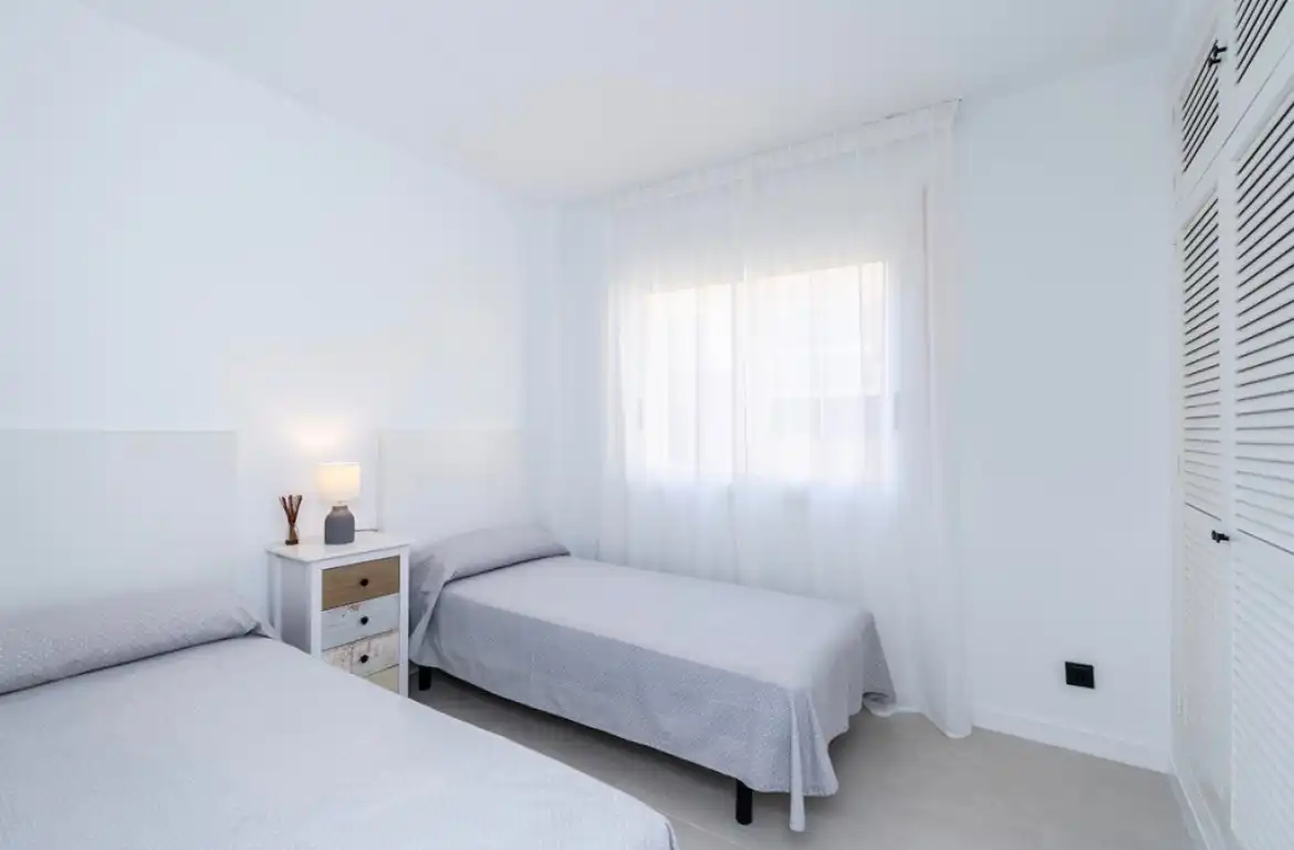 Habitación de Piso en venta en Marbella con Aire acondicionado, Terraza y Amueblado