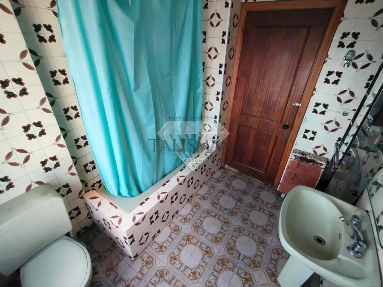 Bathroom of Flat for sale in Cariño  with Heating, Terrace and Furnished
