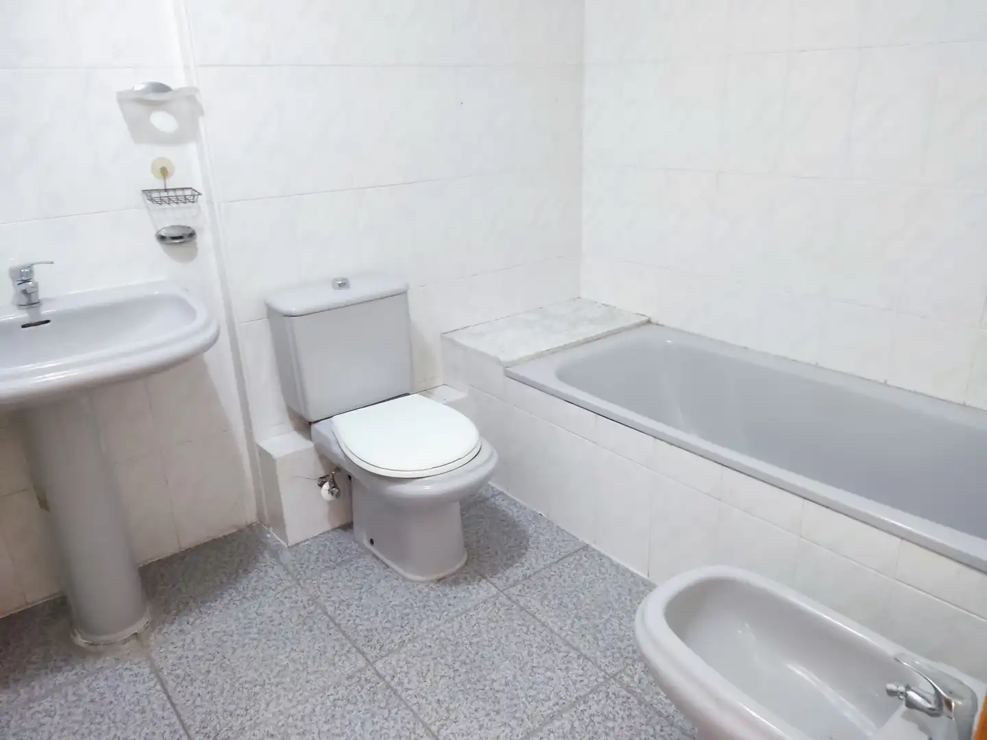 Badezimmer von Wohnung zum Verkauf in Gandia mit Heizung, Waschmaschine und Balkon