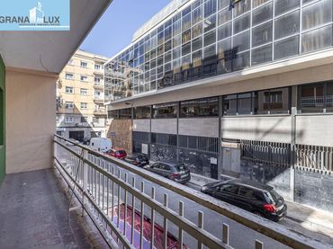 Flat with lift for sale in Calle de María Luisa de Dios