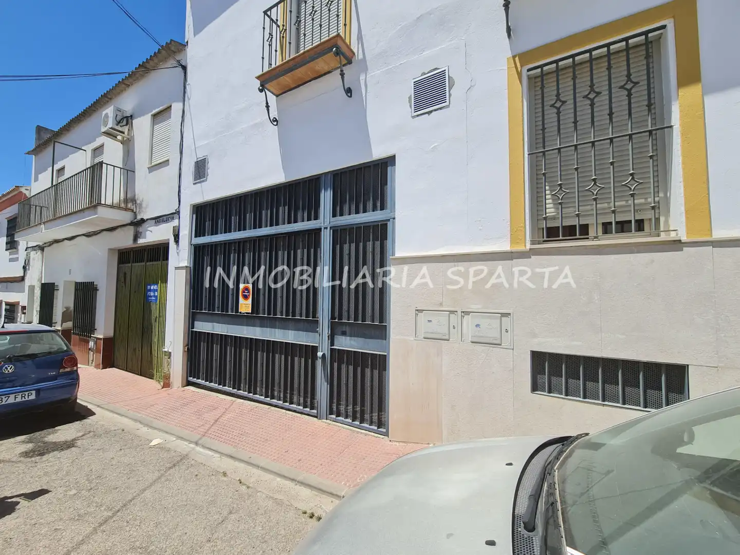 Vista exterior de Garaje en venta en Sanlúcar la Mayor