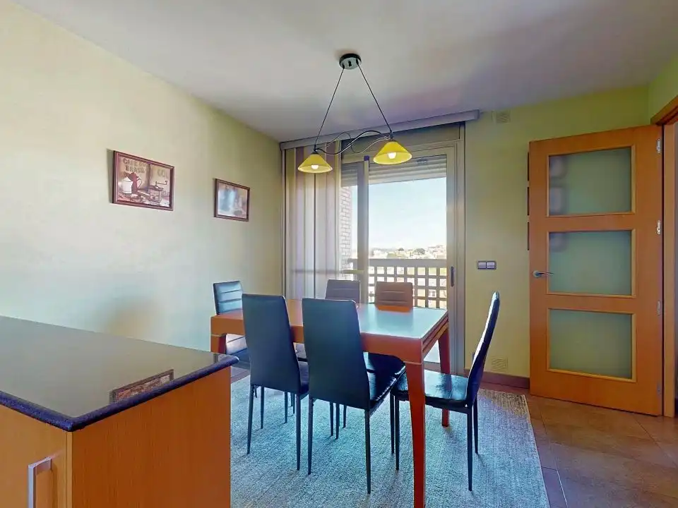 Menjador de Casa o xalet en venda en El Papiol amb Aire condicionat, Terrassa i Balcó