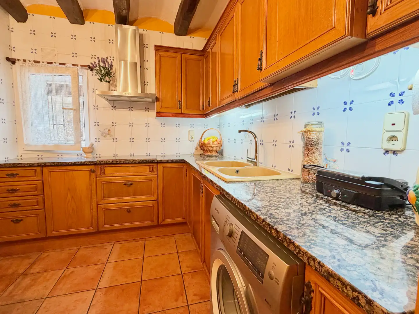 Casa pareada con terraza en venta en Carrer de la Mare de Déu, imagen 7