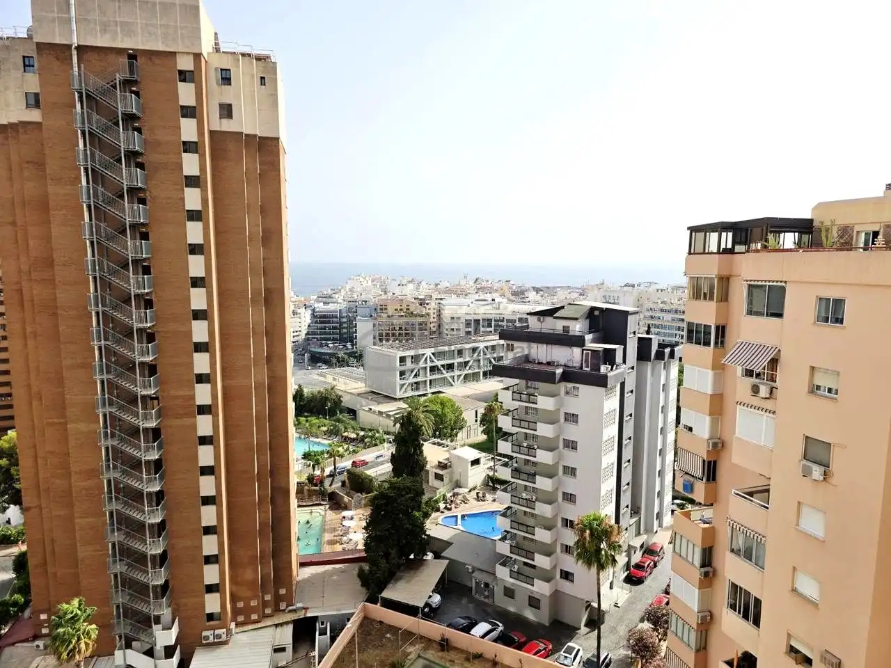 Vista exterior de Apartamento en venta en Benidorm con Terraza, Amueblado y Piscina comunitaria