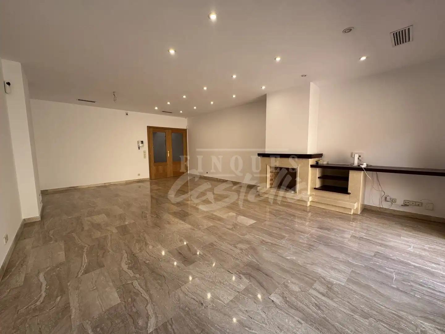 Sala d'estar de Casa o xalet en venda en Mataró amb Aire condicionat, Terrassa i Balcó